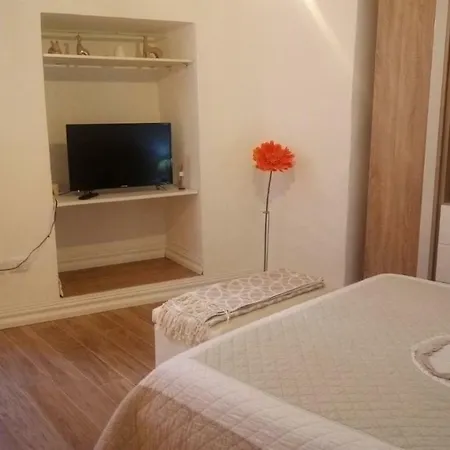Ai Barutoli Lejlighed
